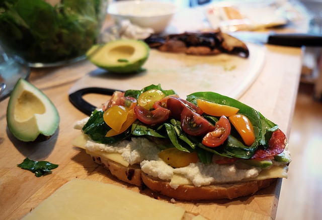 HEALTHY EATING COMES OF AGE!